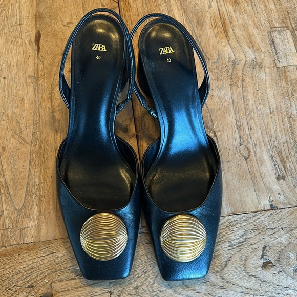 Like New Zara Black Slingback Heels with Gold Detail – Size 40 / 9.5 - Picture 4 of 10